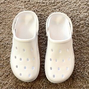 Women’s White Clogs NWOT